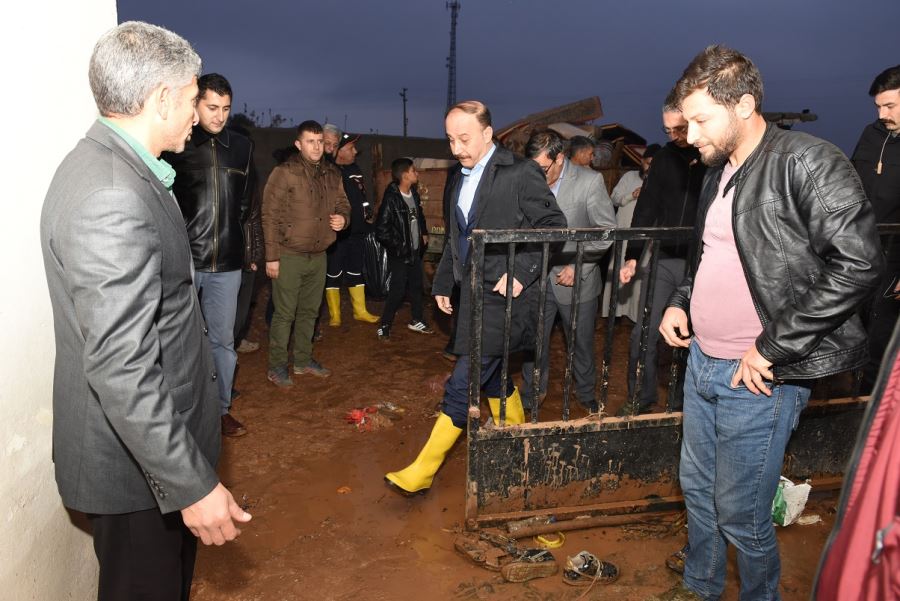 Vali Erin, Akçakale’de Selden Etkilenen Vatandaşları Ziyaret Etti