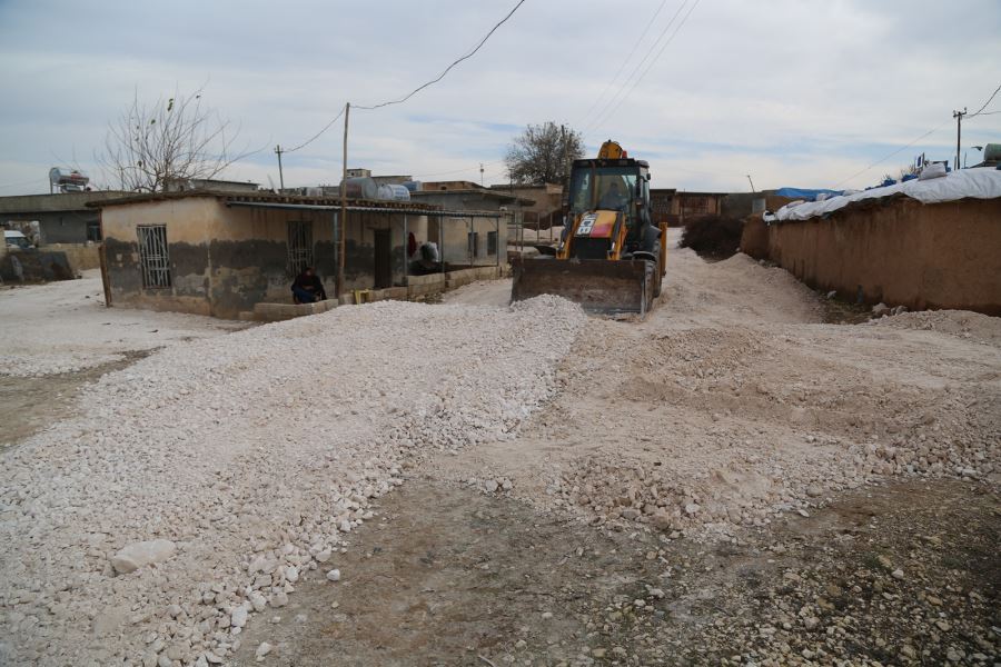 HALİLİYE KIRSALINDA EKİPLER ‘CANLA BAŞLA’ ÇALIŞIYOR