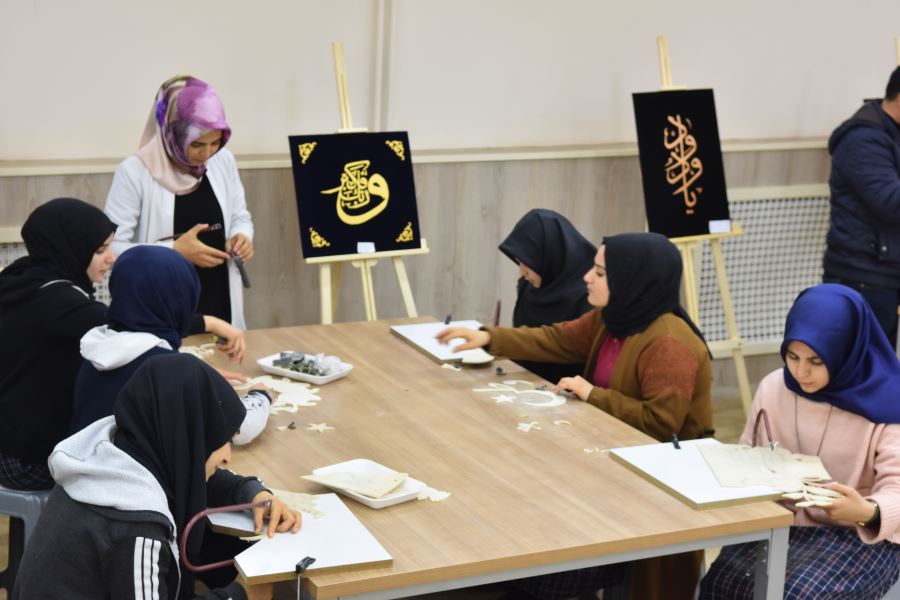 İmam hatip öğrencileri unutulmaya yüz tutmuş sanatı canlandırıyor
