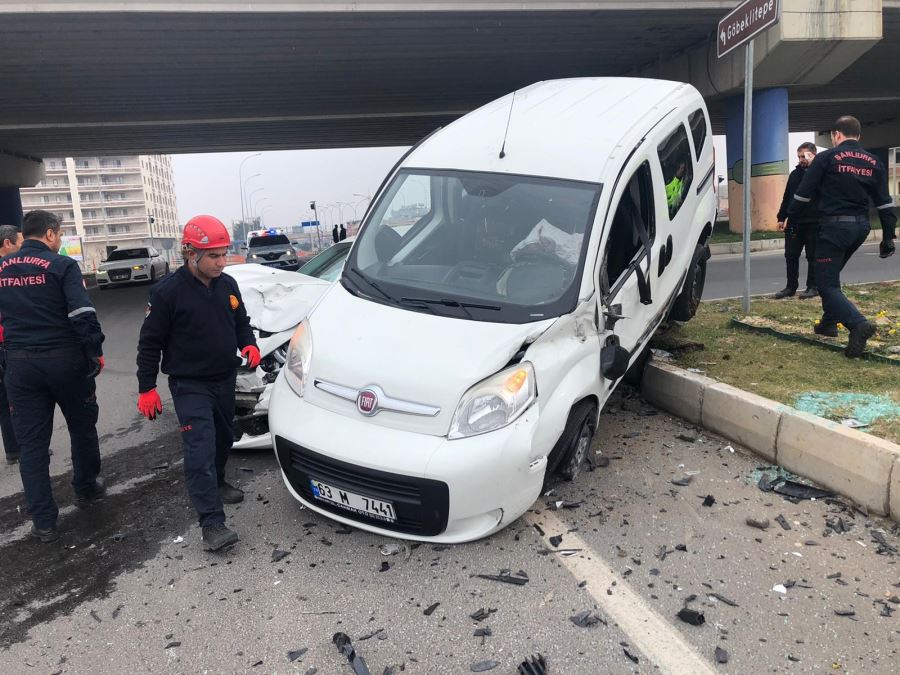 Şanlıurfa’da otomobiller çarpıştı: 6 yaralı