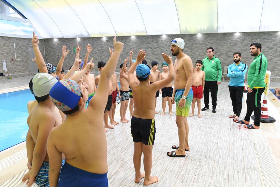 BÜYÜKŞEHİR’DEN ‘YÜZME BİLMEYEN KALMASIN’