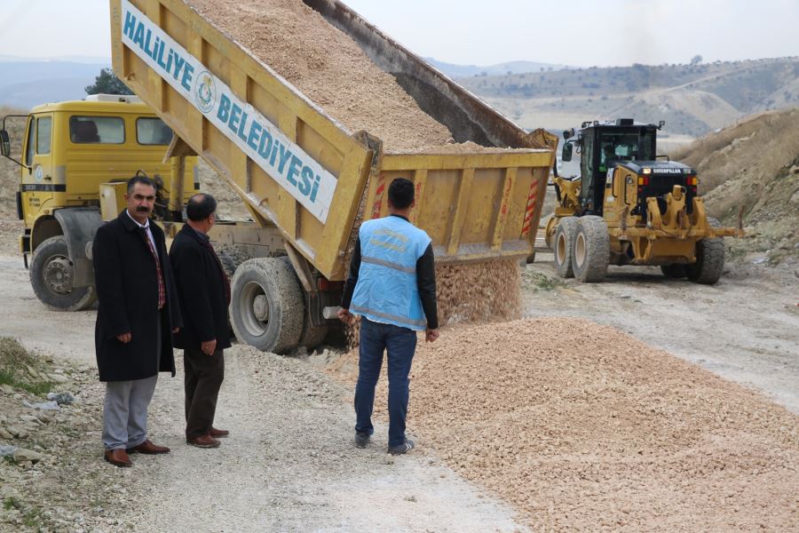 DEVTEŞTİ’NDE BOZULAN YOLLAR ONARILDI