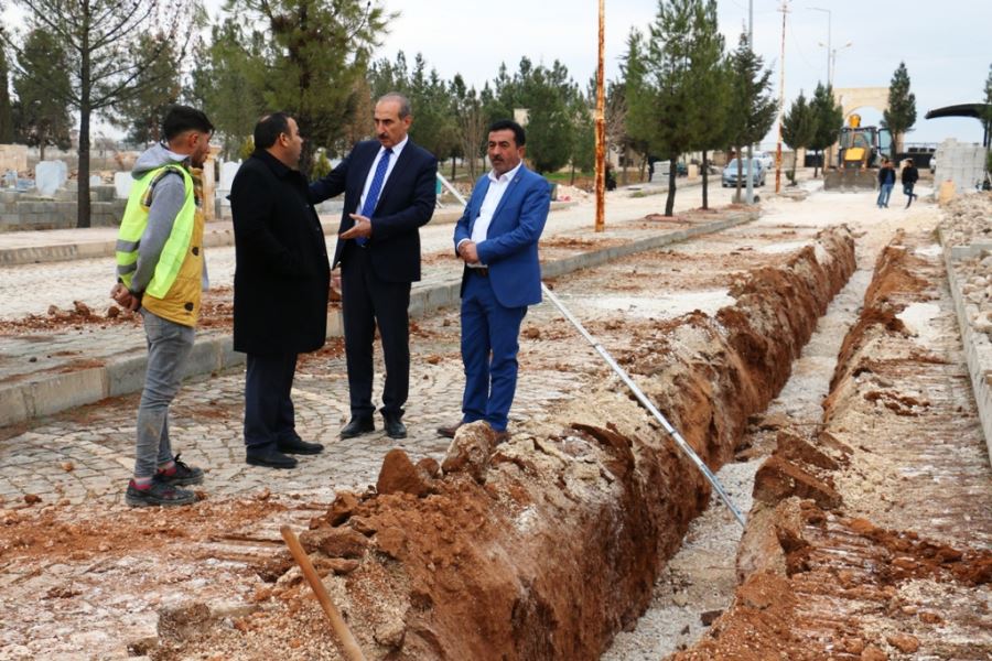 AKÇAKALE YENİ AİLE MEZARLIĞINDA DRENAJ ÇALIŞMALARI BAŞLADI.