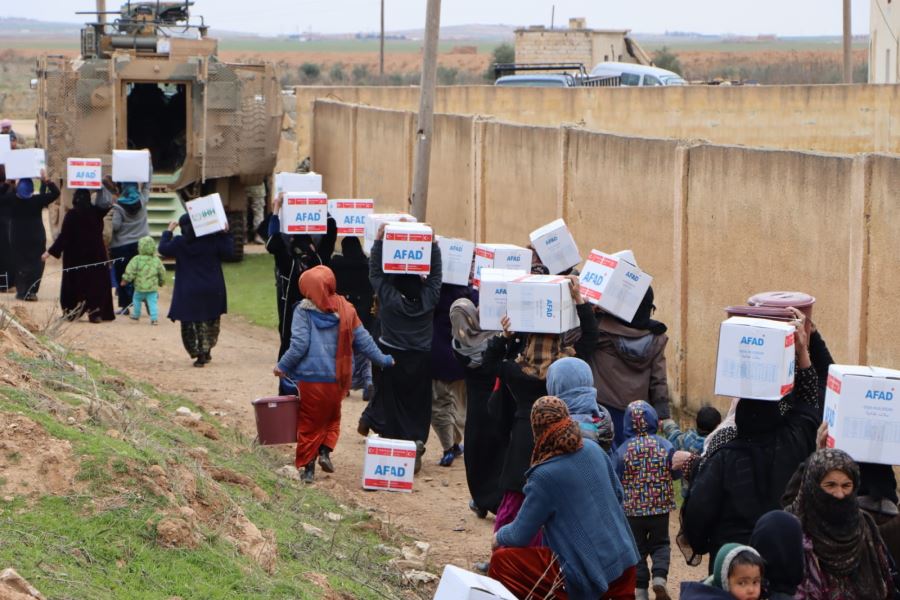 Resulayn ve Telabyad’a İnsani Yardımlar Devam Ediyor