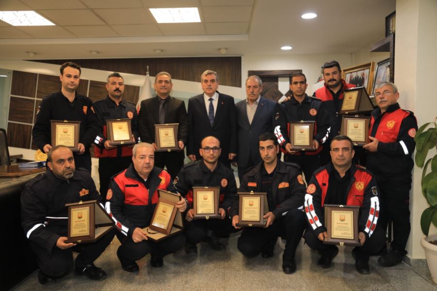 KAHRAMAN İTFAİYECİLER ÖDÜLLENDİRİLDİ