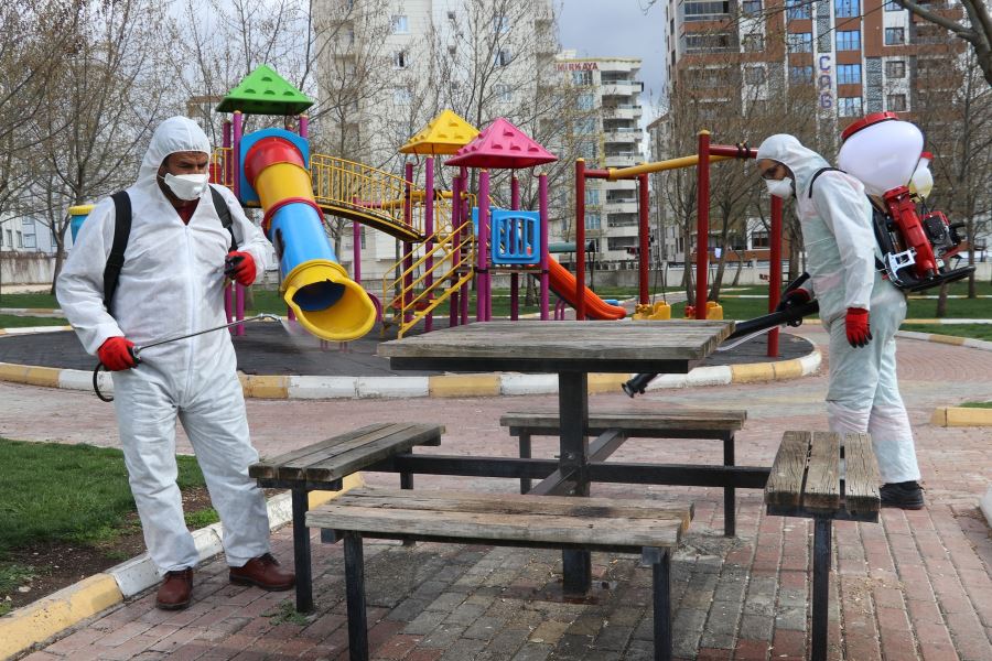 KARAKÖPRÜ’DE 116 PARK DEZENFEKTE EDİLDİ
