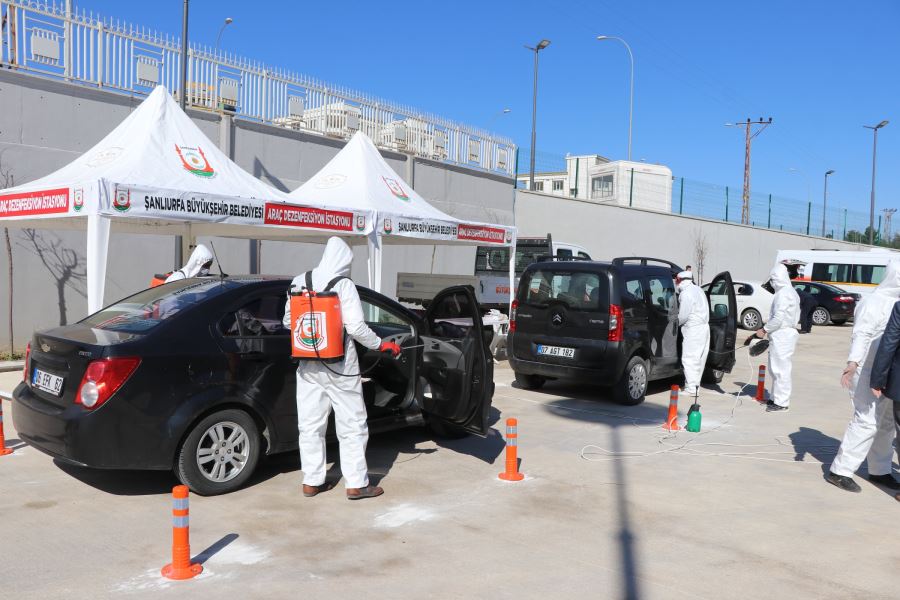 BÜYÜKŞEHİR, VATANDAŞLARIN ARAÇLARINI ÜCRETSİZ DEZENFEKTE EDİYOR