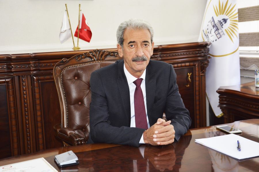 Siverek Belediye Başkanı Şehmus Aydın, maaşını bağışladı.