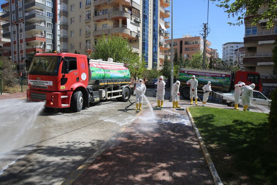 KARAKÖPRÜ’DE DEZENFEKTE TİMİ ALİ BABA MAHALLESİNDE…