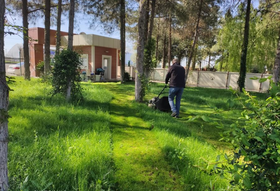 Park ve bahçelerde çalışmalar devam ediyor