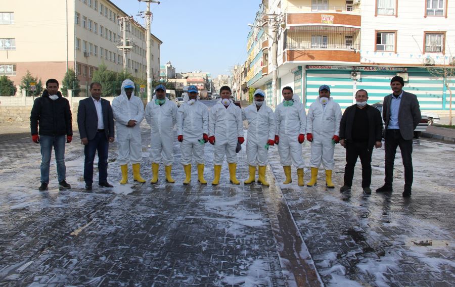 EYYÜBİYE BELEDİYESİ TEMİZLİK ÇALIŞMALARINI ARALIKSIZ SÜRDÜRÜYOR.