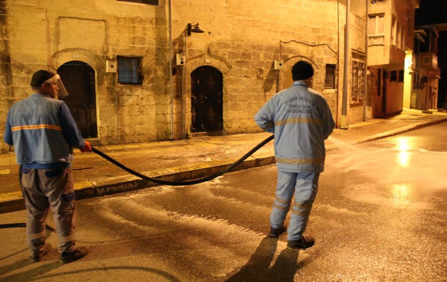 EYYÜBİYE BELEDİYESİ ÇALIŞMALARINI GECE GÜNDÜZ SÜRDÜRÜYOR.