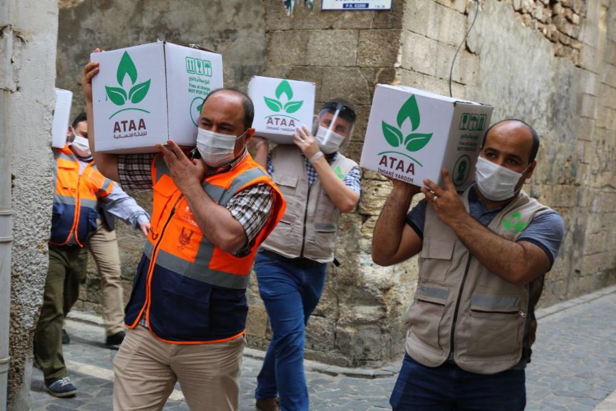 300 Ailenin Tüm İhtiyaçları Karşılanıyor