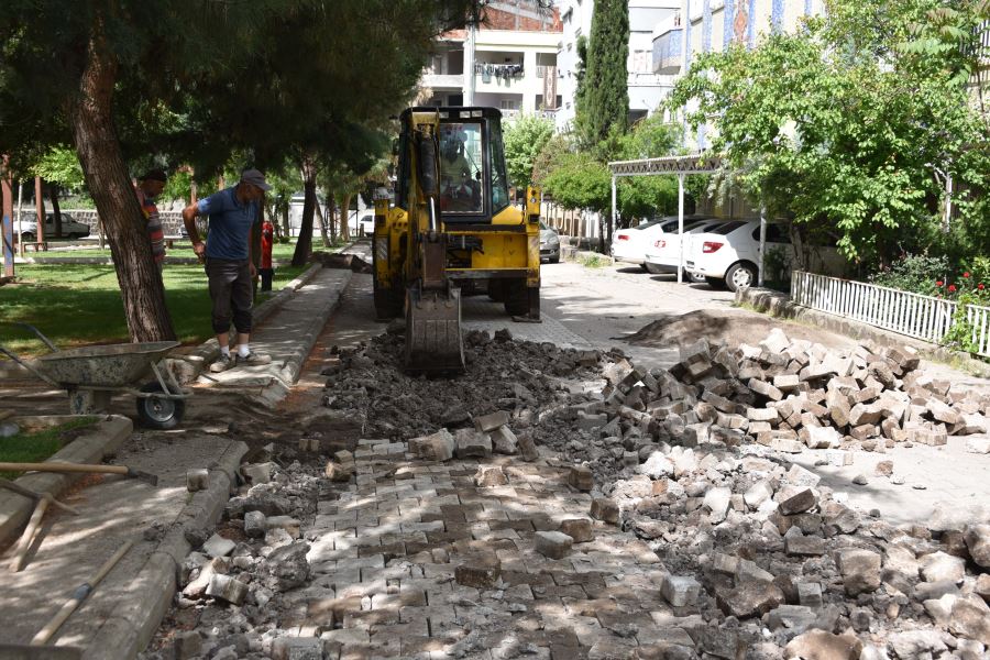 Siverek’te Cadde Ve Sokaklarda Onarım Çalışmaları Aralıksız Sürüyor.