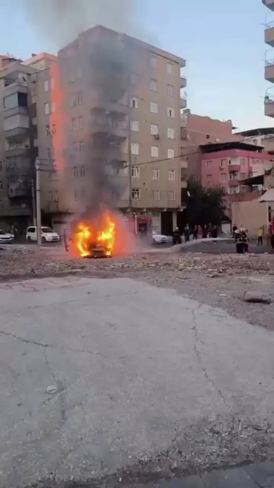SEYİR HALİNDEKİ ARAÇ ALEV TOPUNA DÖNDÜ