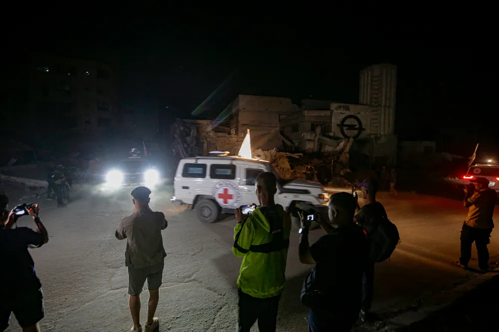 İSRAİL, HAMAS’TAN 2 İSRAİLLİ REHİNENİN DAHA CESEDİNİ TESLİM ALACAK