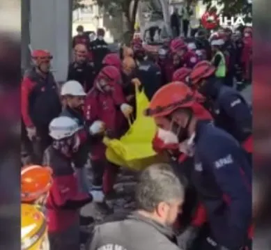 KOCAELİ’DE ÇÖKEN BİNANIN ENKAZINDAN 2 KİŞİNİN CANSIZ BEDENİ ÇIKARILDI