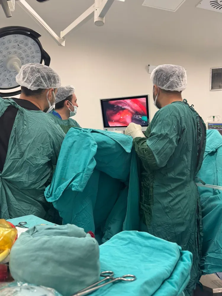 Ceylanpınar Devlet Hastanesi’nde İzsiz ve Kesiksiz Cerrahi Dönemi Başladı