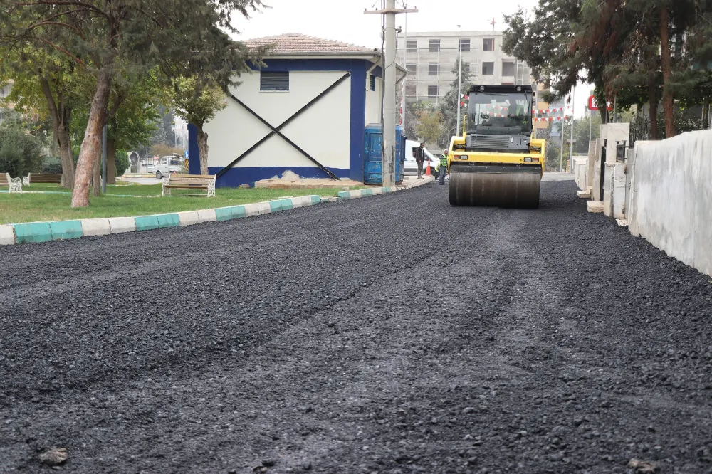 HALİLİYE’DE ULAŞIM KALİTESİNİ ARTIRAN ASFALT HAMLESİ