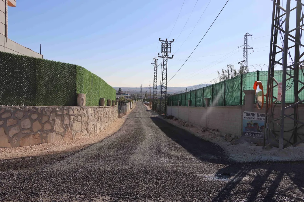 KARAKÖPRÜ KIRSALINDA KIŞ ÖNCESİ YOLLAR YENİLENİYOR