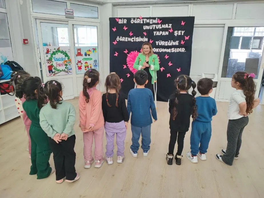 DOĞUŞTAN KOLTUK DEĞNEĞİNE MAHKUMDU, YILMADI ÖĞRETMEN OLDU