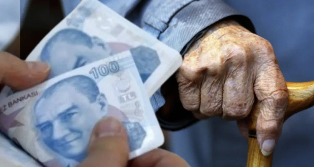 EMEKLİLERE TARİHİN EN KAPSAMLI DESTEĞİ: ÜÇ BAKANLIK EŞGÜDÜM HALİNDE HİZMET SEFERBERLİĞİ YÜRÜTÜYOR