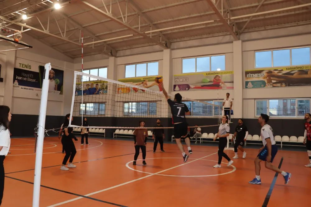 ÖĞRETMENLER KARAKÖPRÜ’DE SAHAYA ÇIKTI