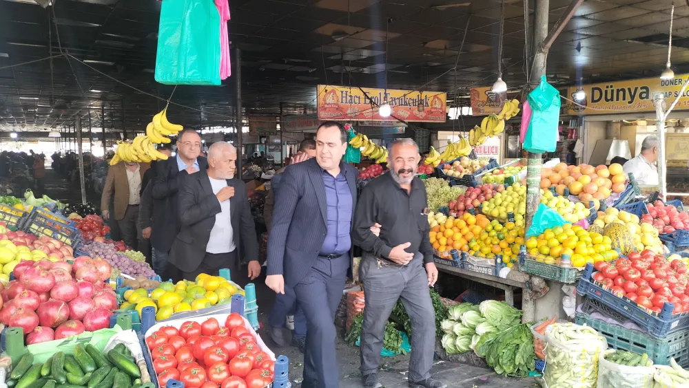 Başkan Begit Semt Pazarı Esnafıyla Bir Araya Geldi