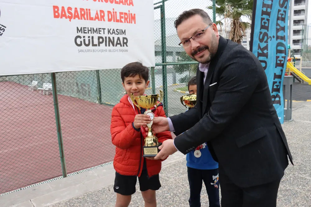 ÖĞRETMENLER GÜNÜ TENİS TURNUVASI SONA ERDİ