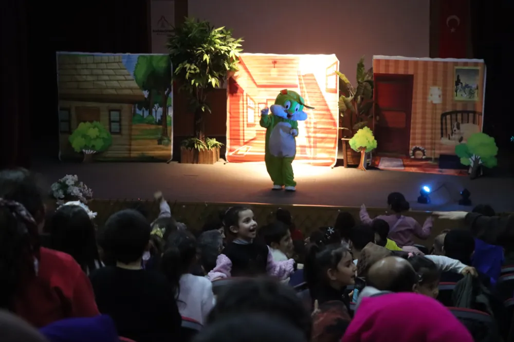 KARAKÖPRÜ BELEDİYESİNDEN ÇOCUKLARA UNUTULMAZ “BUBBLE SHOW” ETKİNLİĞİ