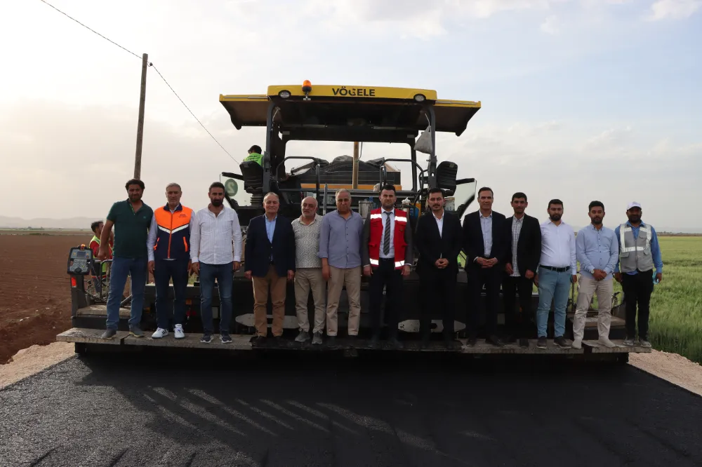 SULTANTEPE MAHALLESİ’NDE SICAK ASFALT SERİMİ BAŞLADI