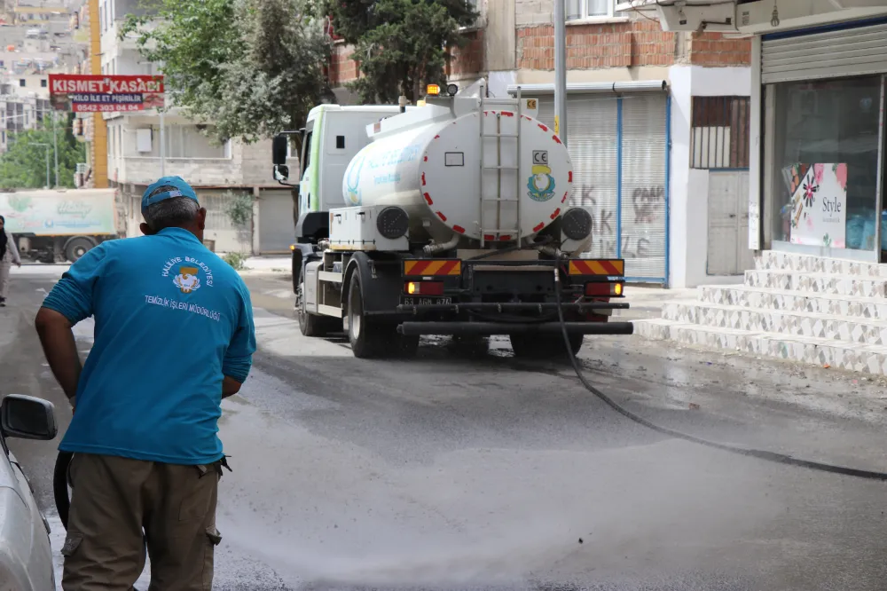 HALİLİYE’DE TEMİZLİK SEFERBERLİĞİ DEVAM EDİYOR