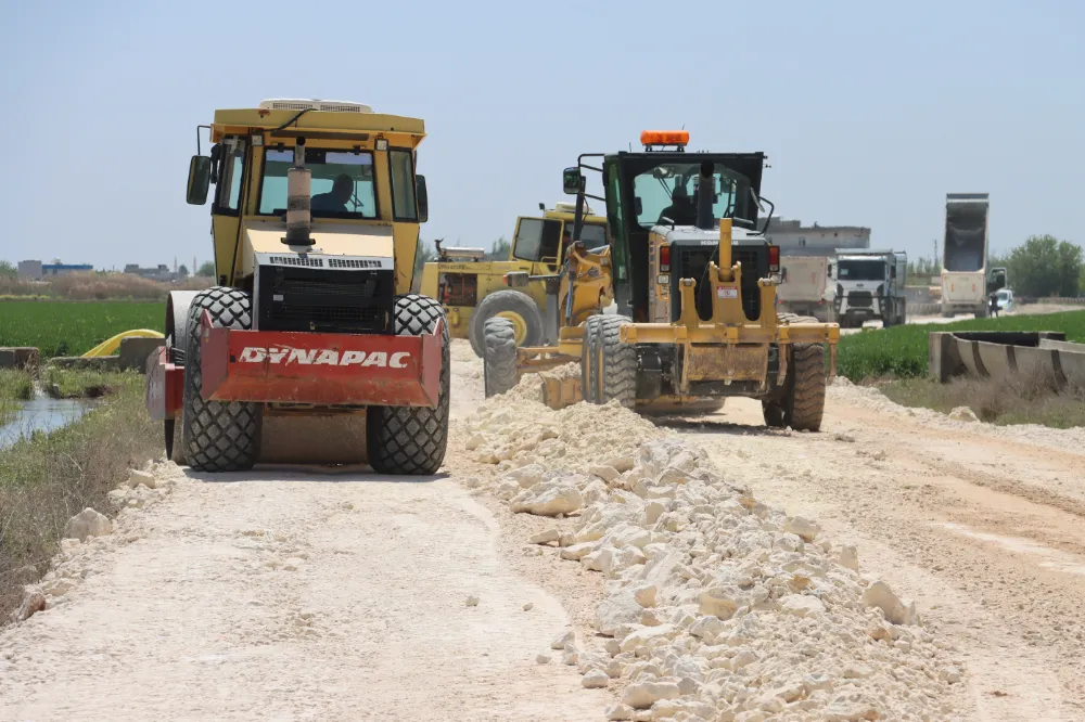 BÜYÜKŞEHİR, KARAYOLLARI STANDARTLARINDA YOL YAPIYOR 