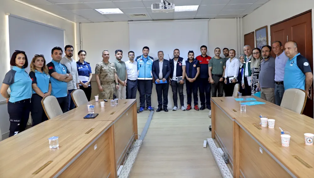 ŞANLIURFA’DA AFETLERE KARŞI SAĞLIKTA HAZIRLIK TAM GAZ: MASA BAŞI TATBİKATI BAŞARIYLA GERÇEKLEŞTİRİLDİ