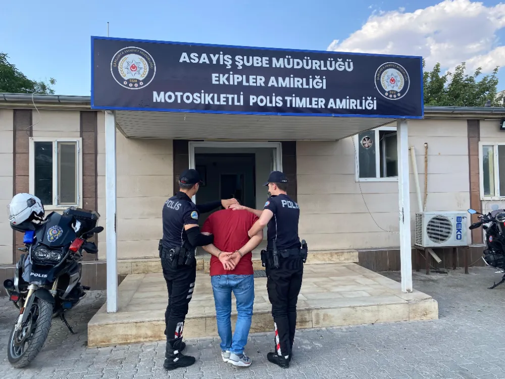 ŞANLIURFA’DA ŞÜPHELİ ŞAHSIN ÜZERİNDEN SİLAH ÇIKTI