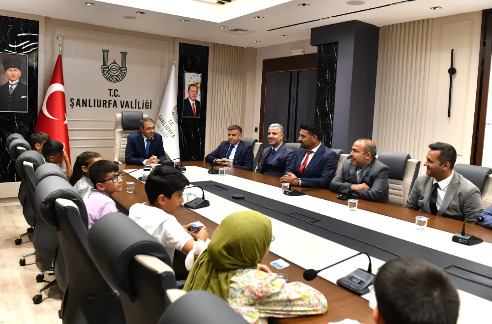 VALİ ŞILDAK, ŞANLIURFA’NIN GURURU ÖĞRENCİLERLE BULUŞTU
