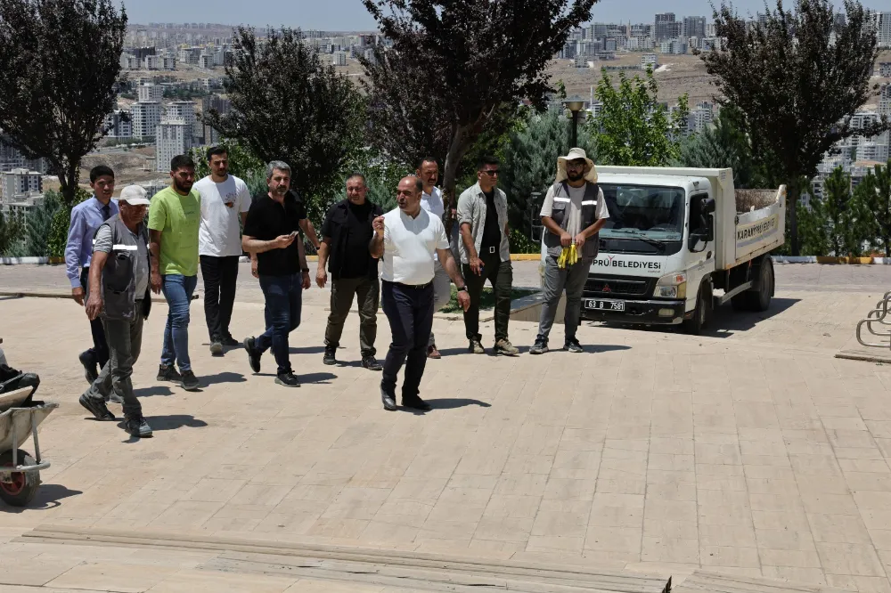 BAŞKAN NİHAT ÇİFTÇİ