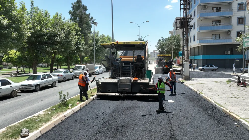 28 MART CADDESİ’NDE SICAK ASFALT ÇALIŞMALARI TAMAMLANDI