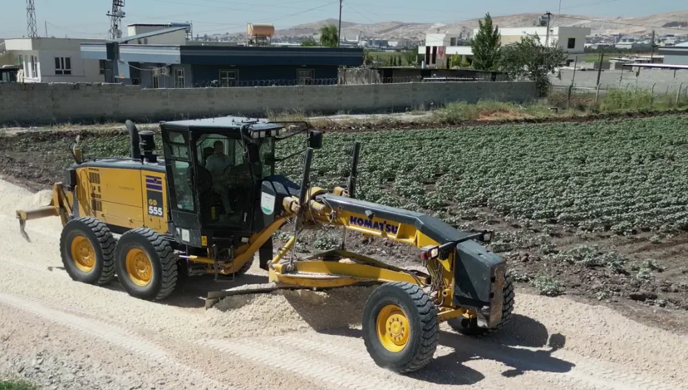 BÜYÜKŞEHİR, EYYÜBİYE’DE KIRSAL MAHALLE YOLLARINI YENİLİYOR