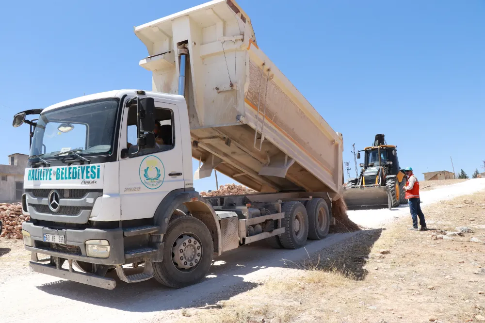 HALİLİYE BELEDİYESİ’NDEN BÜYÜK MİRDESİ KIRSAL MAHALLESİNE YOL HİZMETİ