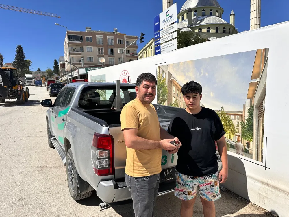 BESNİ’DE YARALI HALDE BULUNAN AĞAÇKAKAN KORUMA ALTINA ALINDI