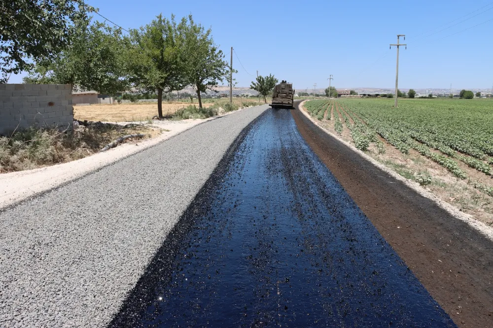 ŞANLIURFA’DA KIRSAL YOLLAR YENİLENİYOR, ULAŞIM GÜÇLENİYOR