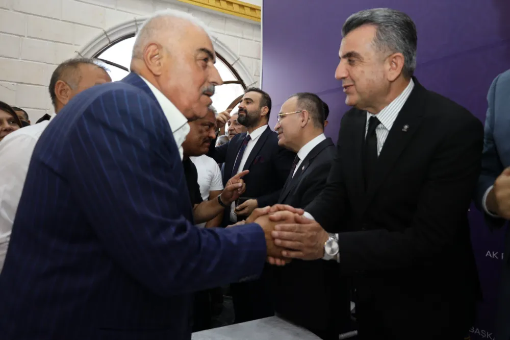 AK Parti Şanlıurfa İl Başkanlığı Bayramlaşma Programını Yoğun Katılımla Düzenledi.