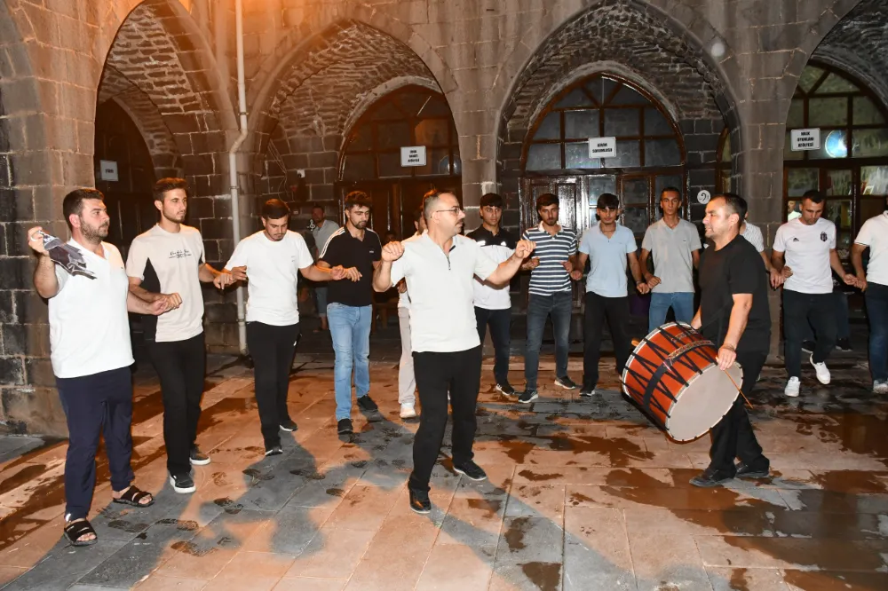 Siverek’te Geleneksel Halk Oyunları Belediyenin Kurslarıyla Yaşatılıyor