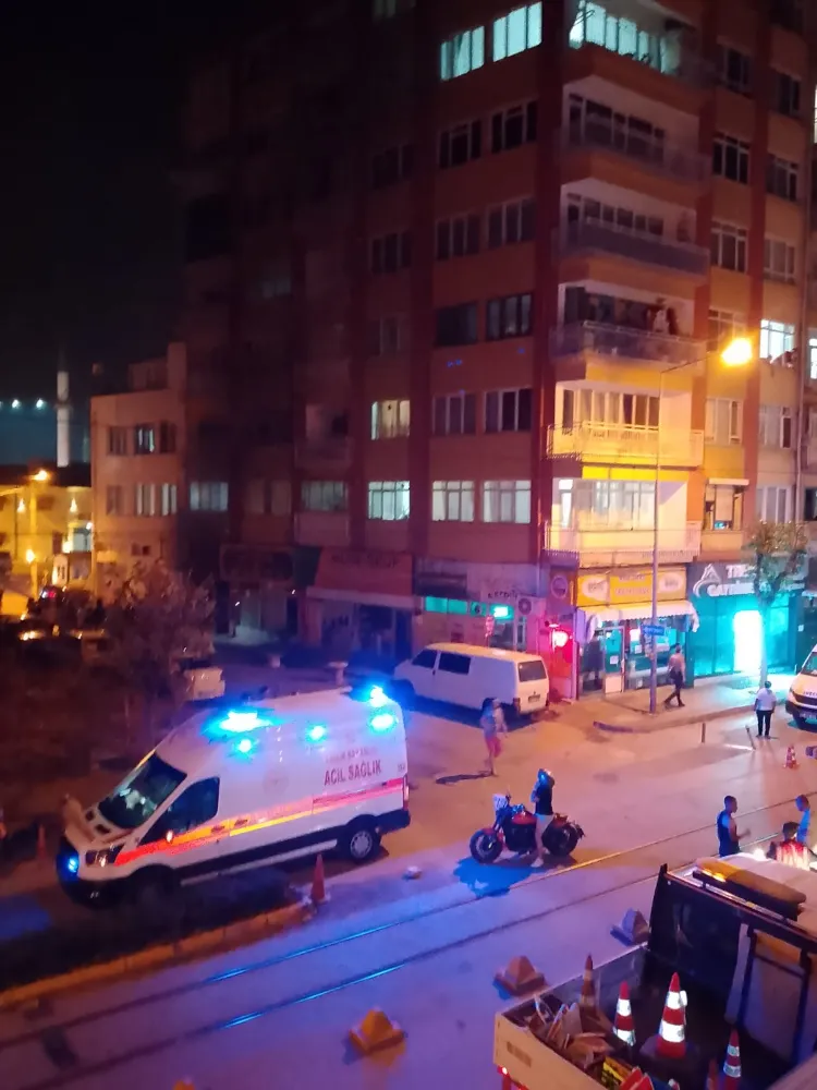 GECE SAATLERİNDE ÇIKAN YANGIN MAHALLELİYİ SOKAĞA DÖKTÜ