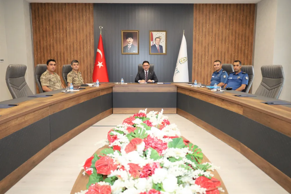 HALİLİYE’DE ASAYİŞ VE GÜVENLİK TOPLANTISI DÜZENLENDİ