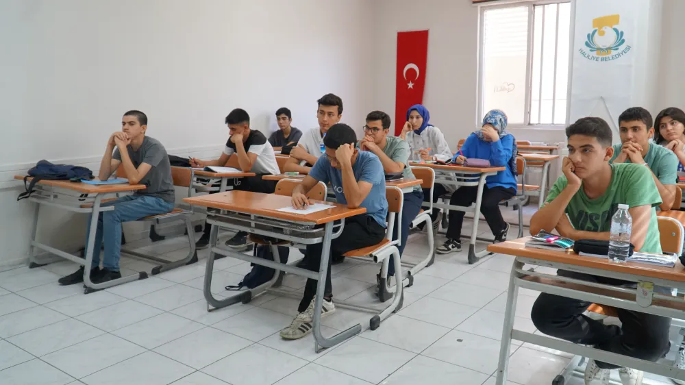 HALİLİYE BELEDİYESİ’NDEN ÜNİVERSİTE ADAYLARINA DESTEK: YAZ KURSU BAŞLADI