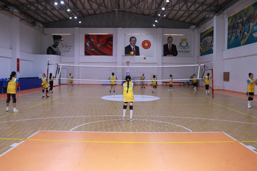 HALİLİYE BELEDİYESİ, VOLEYBOLUN YILDIZLARINI KEŞFEDİYOR