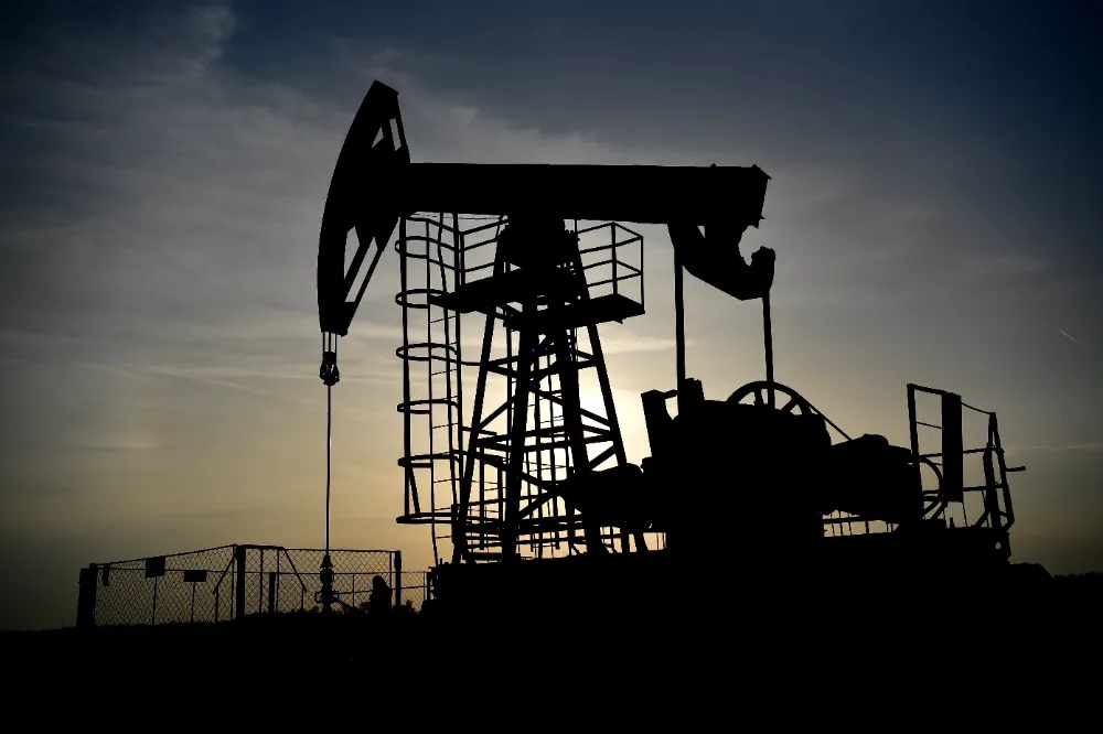 BRENT PETROL FİYATI GERİLEDİ