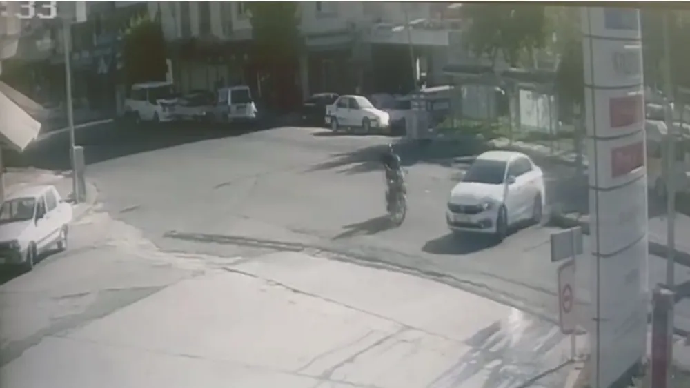 SİVEREK’TE HATALI DÖNÜŞ YAPAN OTOMOBİL KAZAYA NEDEN OLDU